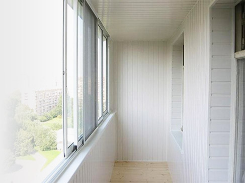 Обшивка балкона пластиковыми панелями